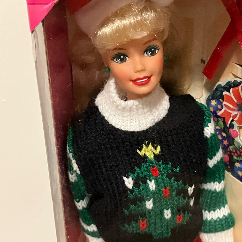 Holiday barbie - Picture 1 of 3